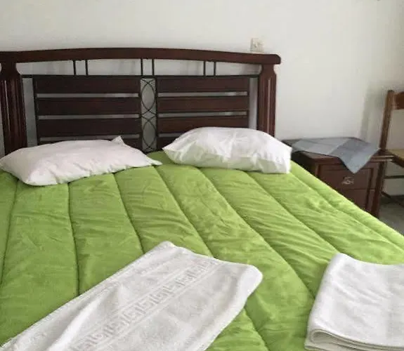 Aegeo Studios Batsi (Andros)